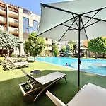 Emerald Paradise - Menada Apartment