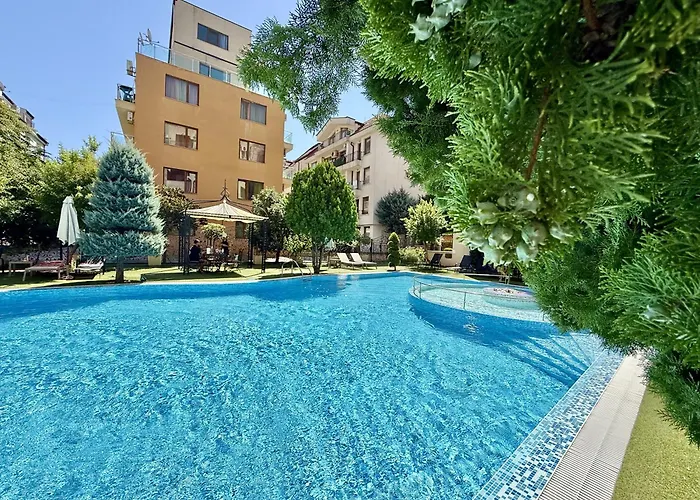 Emerald Paradise - Menada Slantchev Briag