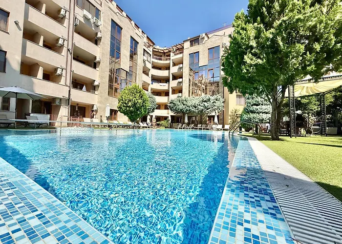 Emerald Paradise - Menada Slantchev Briag